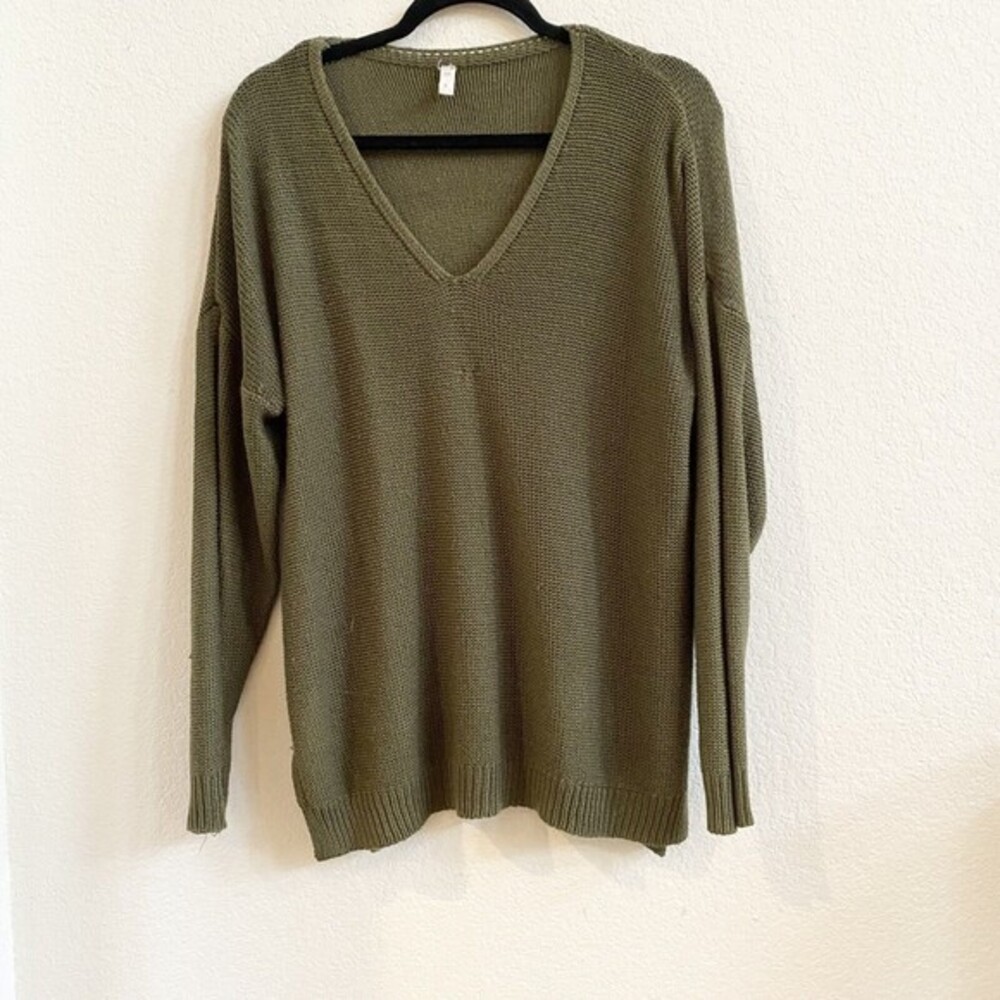 Wishlist Small Medium Knit Sweater V Neck Wool Blend‎ Oversized for Fall